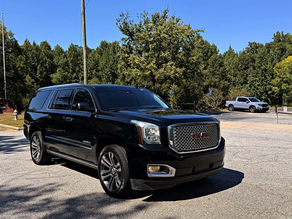 Used 2017 GMC Yukon XL Denali w/ Open Road Package RWD image 3