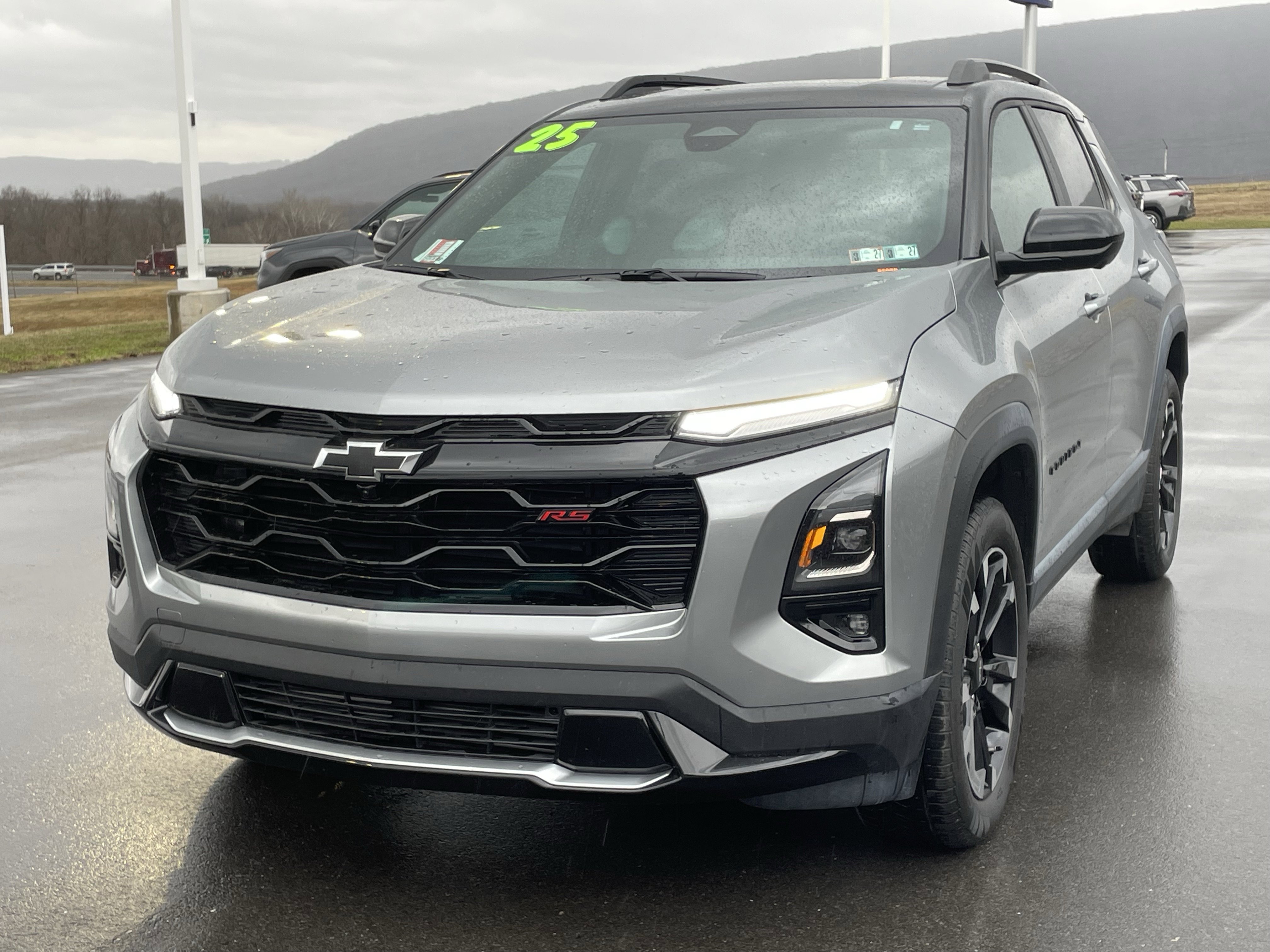 Used 2025 Chevrolet Equinox RS w/ Safety and Technology Package image 8