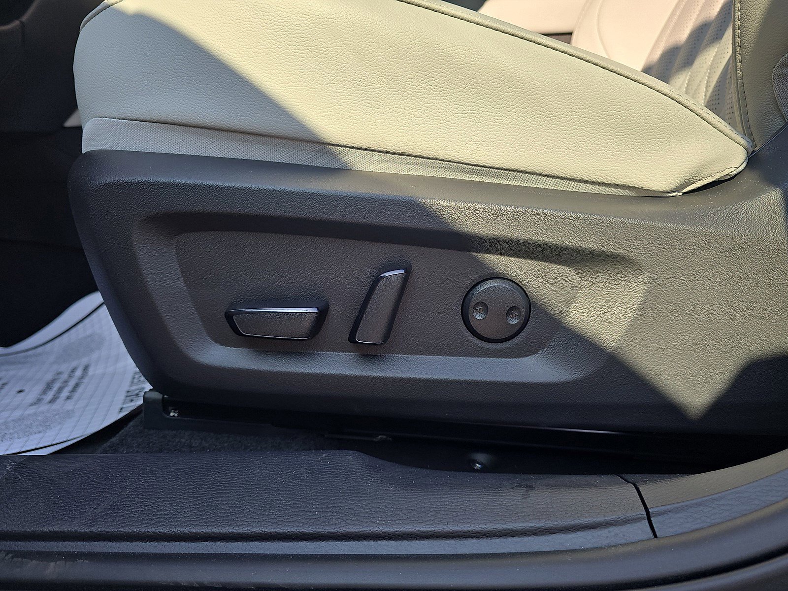 New 2025 Mitsubishi Outlander AWD image 13