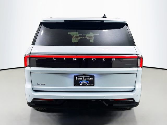 Used 2025 Lincoln Navigator Reserve AWD/4WD image 6