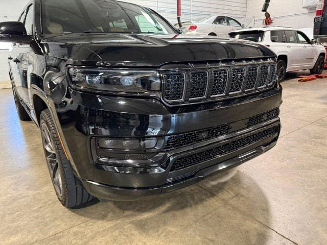 Certified 2025 Jeep Grand Wagoneer L Series III w/ Rear Seat Video Group 1 AWD/4WD image 2