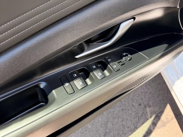 Used 2024 Hyundai Elantra SEL w/ Convenience Package FWD image 18