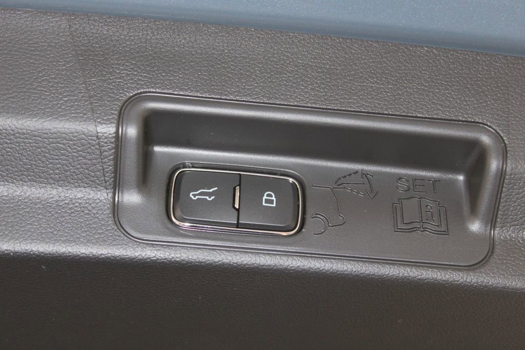 New 2026 Ford Explorer Active RWD image 16