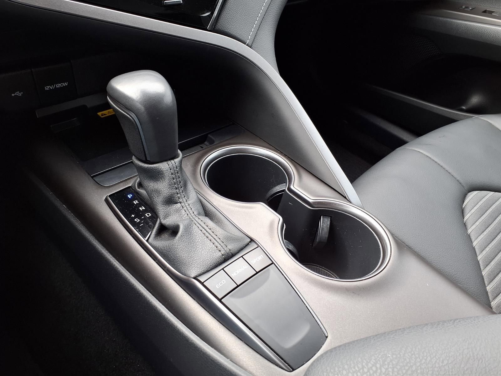 Used 2022 Toyota Camry SE w/ Audio Upgrade Package FWD image 25