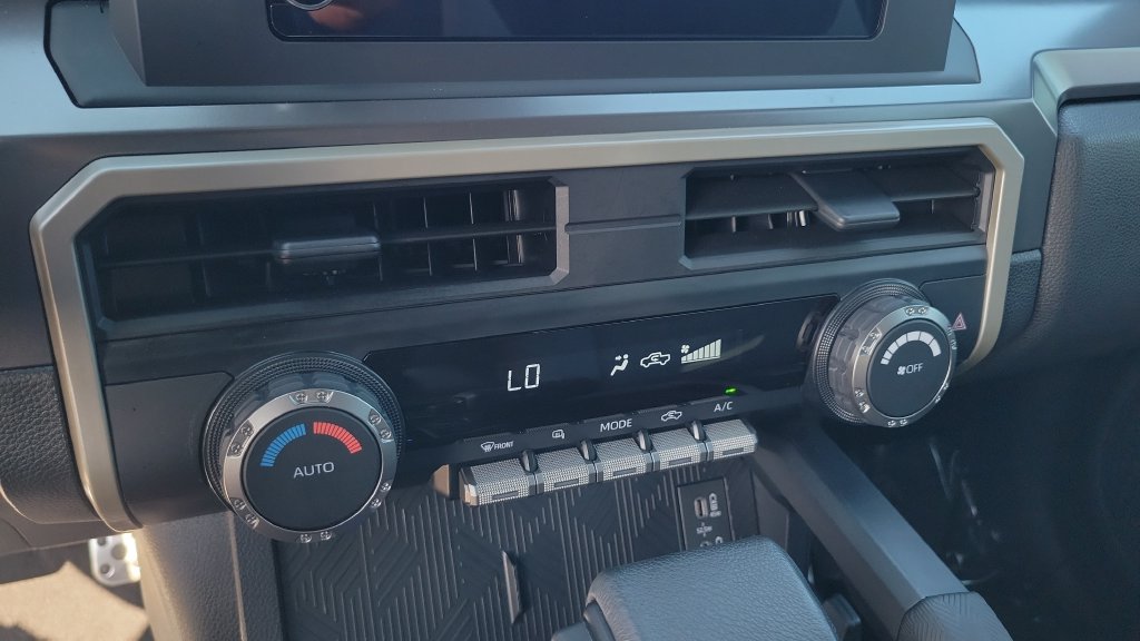 Certified 2025 Toyota Tacoma TRD Sport AWD/4WD image 15