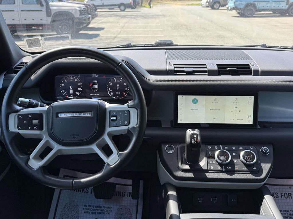 Used 2020 Land Rover Defender 110 SE image 9