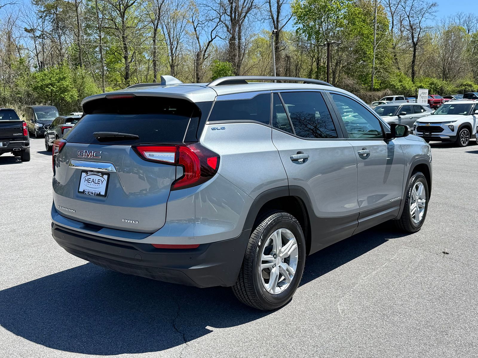 Certified 2023 GMC Terrain SLE w/ Driver Convenience Package AWD/4WD image 6