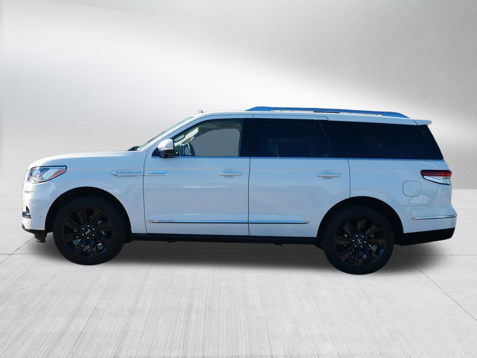 Used 2023 Lincoln Navigator Reserve image 8