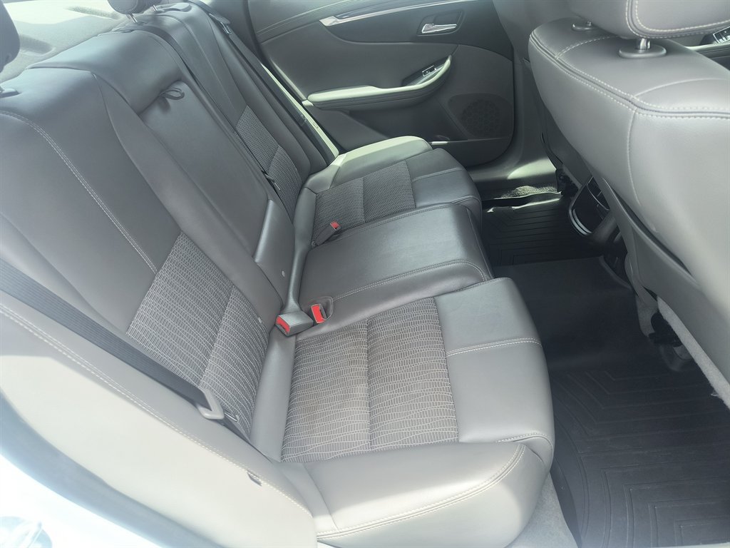 Used 2016 Chevrolet Impala LT FWD image 23