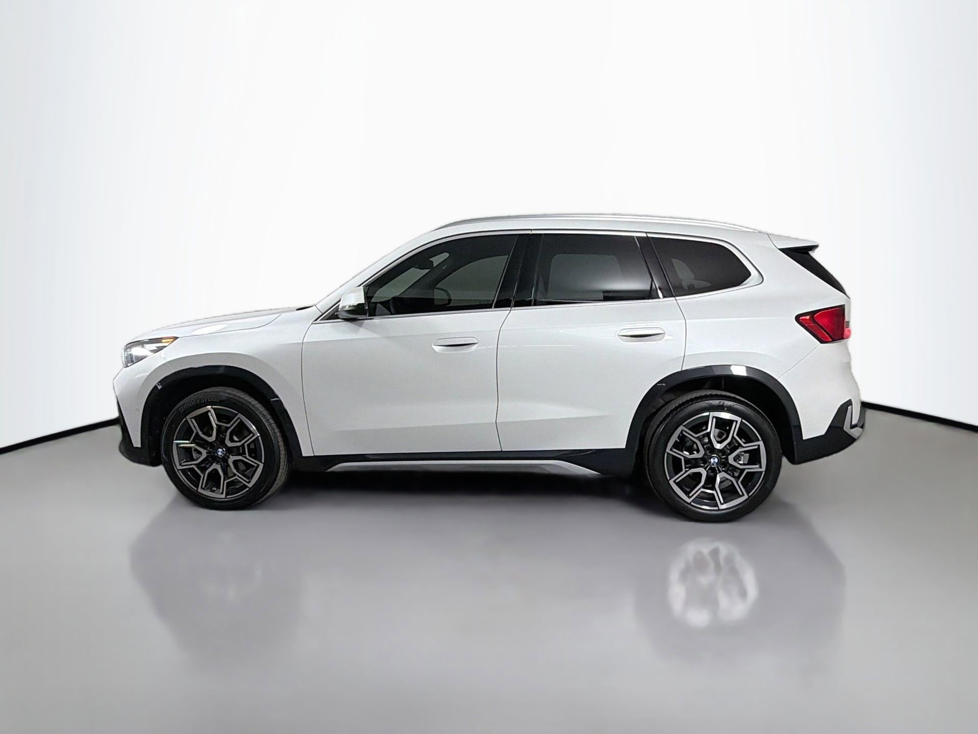 New 2026 BMW X1 xDrive28i w/ Convenience Package image 8