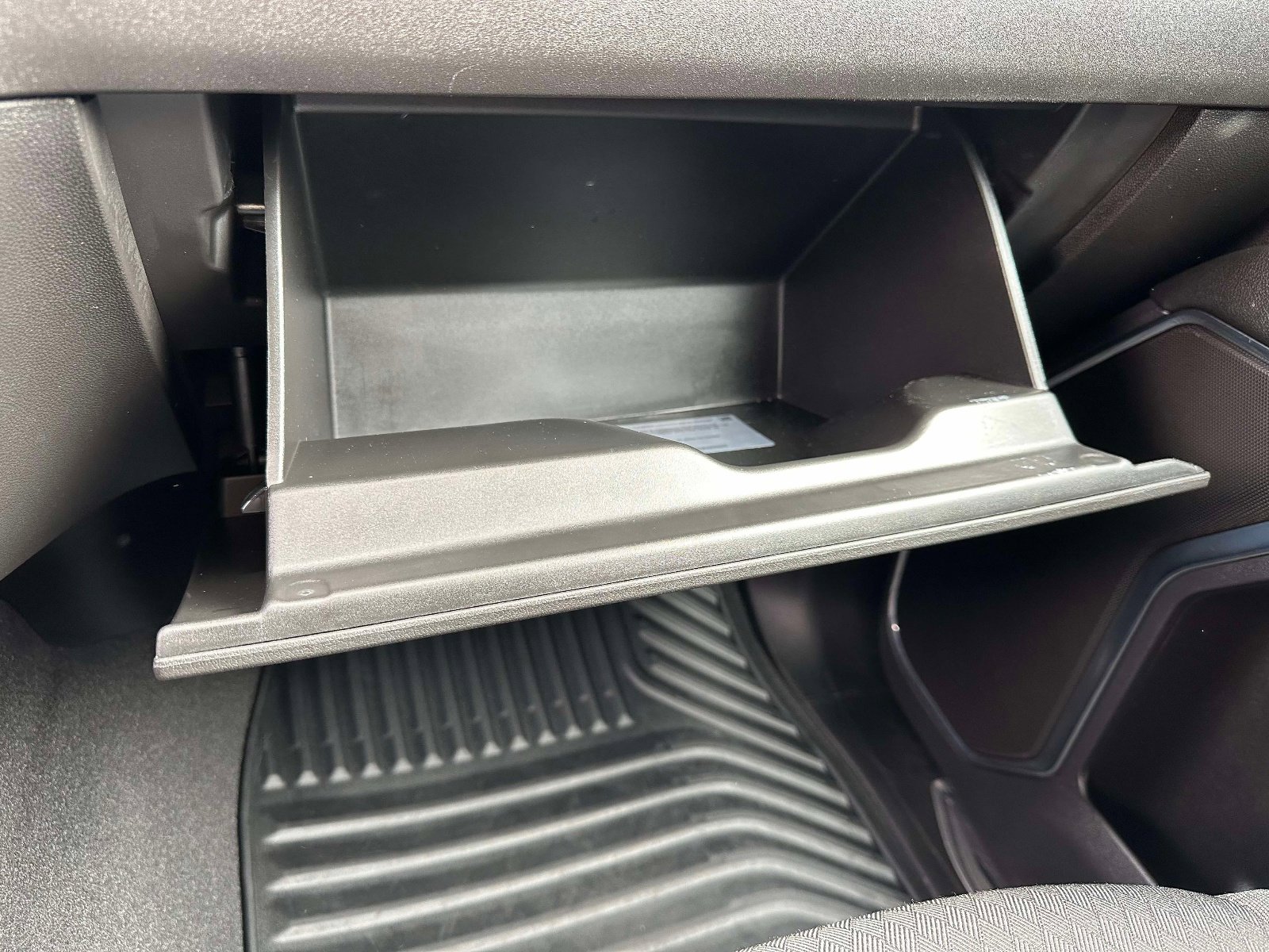 Used 2024 Chevrolet Silverado 1500 LT AWD/4WD image 34