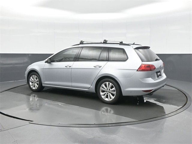 Used 2017 Volkswagen Golf S image 5