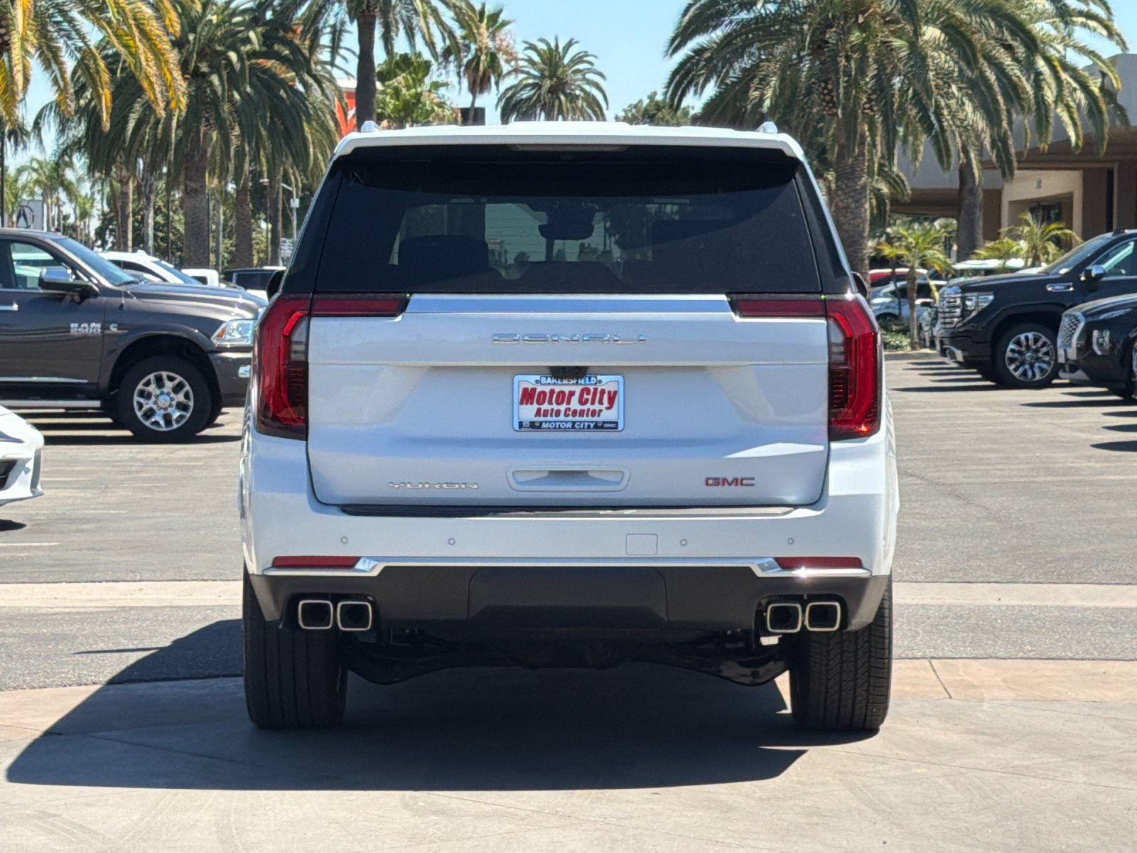 New 2026 GMC Yukon XL Denali w/ Denali Reserve Package AWD/4WD image 5