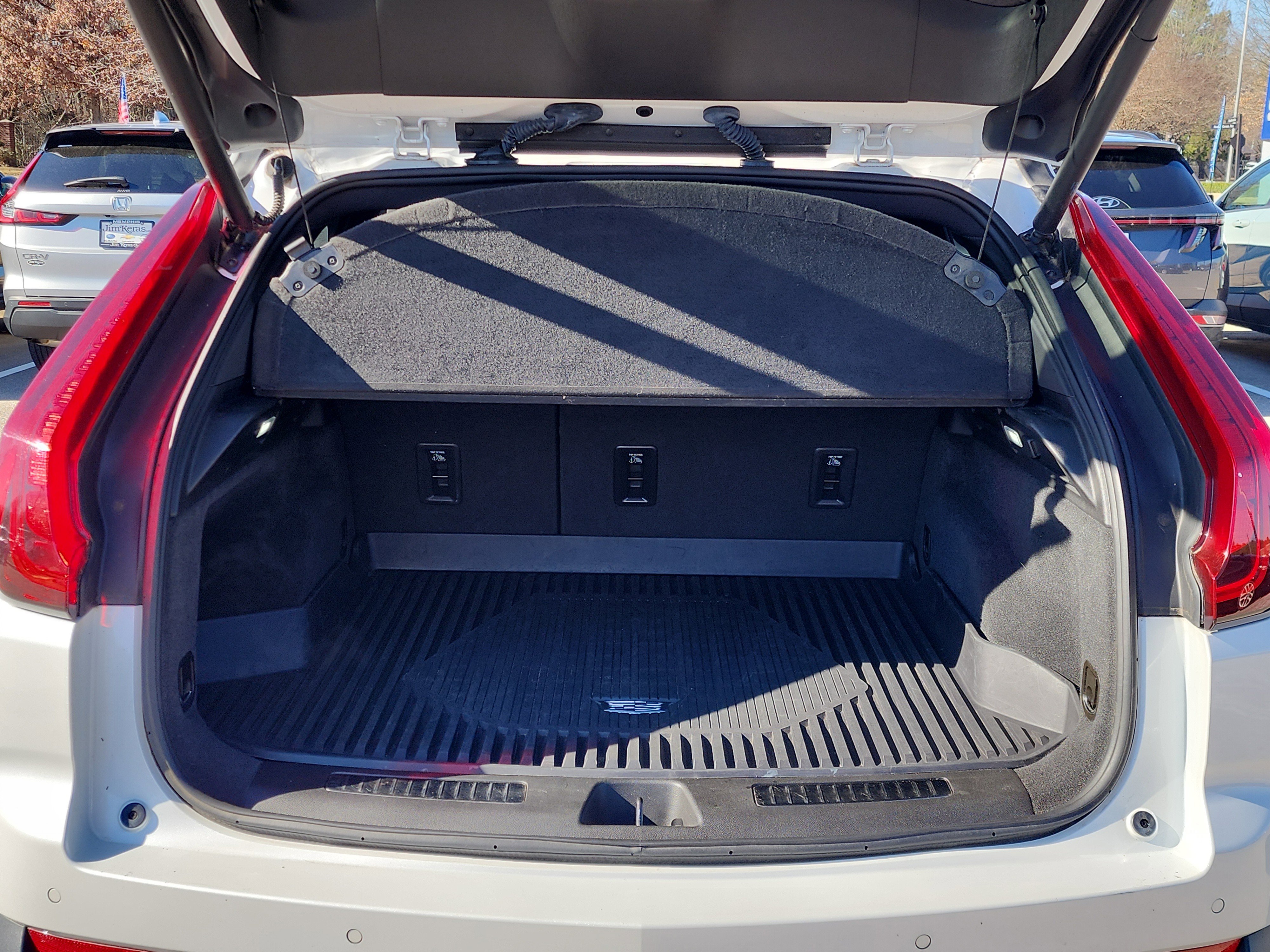 Used 2019 Cadillac XT4 Premium Luxury w/ Cold Weather Package image 13