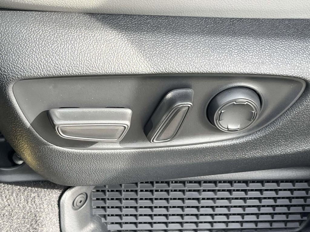 New 2026 Toyota Sienna XLE image 13