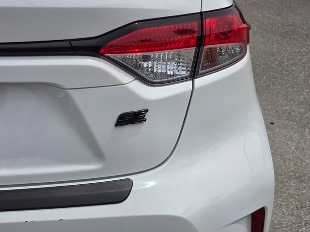 Used 2023 Toyota Corolla SE w/ SE Premium Package image 6