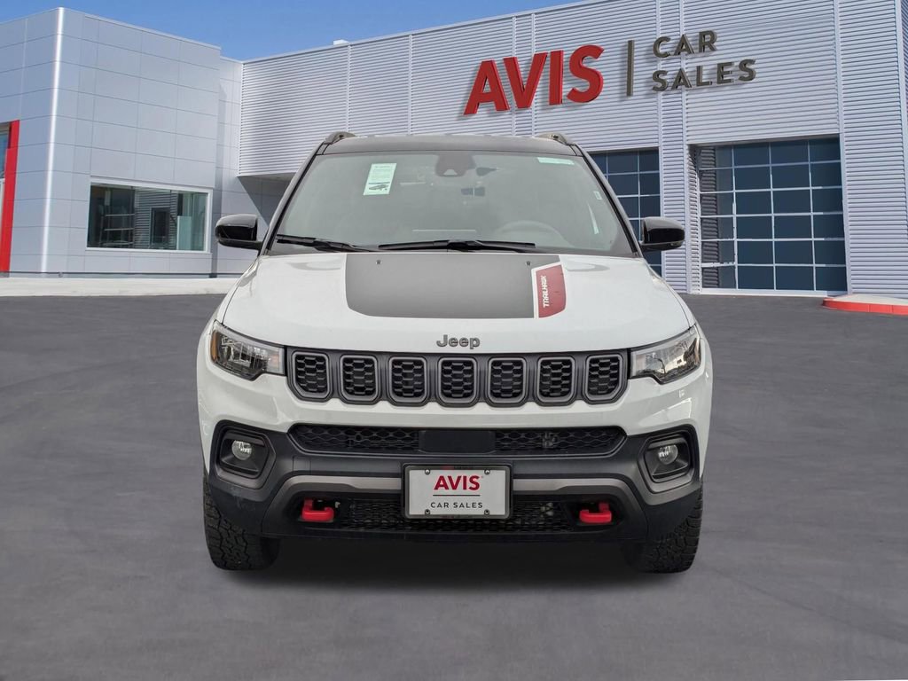 Used 2025 Jeep Compass Trailhawk image 2