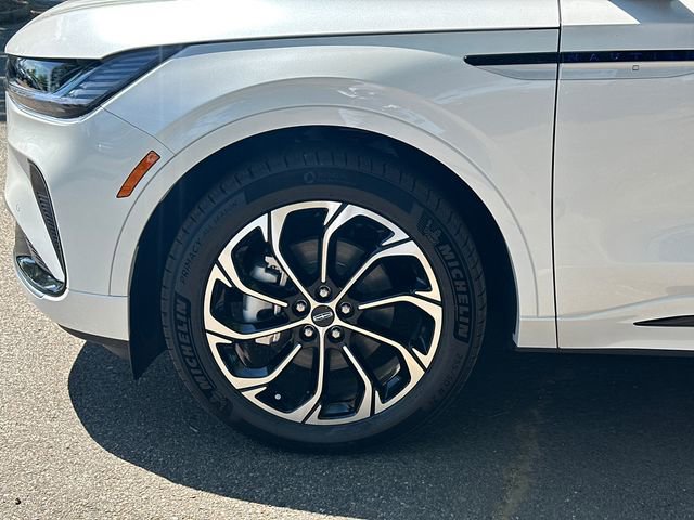 New 2026 Lincoln Nautilus Reserve AWD/4WD image 12