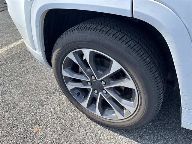 Certified 2025 Jeep Grand Cherokee Overland w/ Luxury Tech Group IV image 9