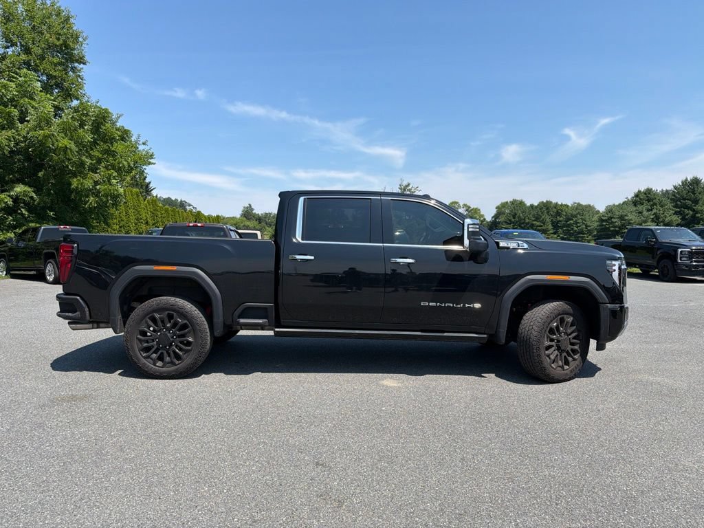 Used 2024 GMC Sierra 2500 Denali w/ Technology Package AWD/4WD image 2
