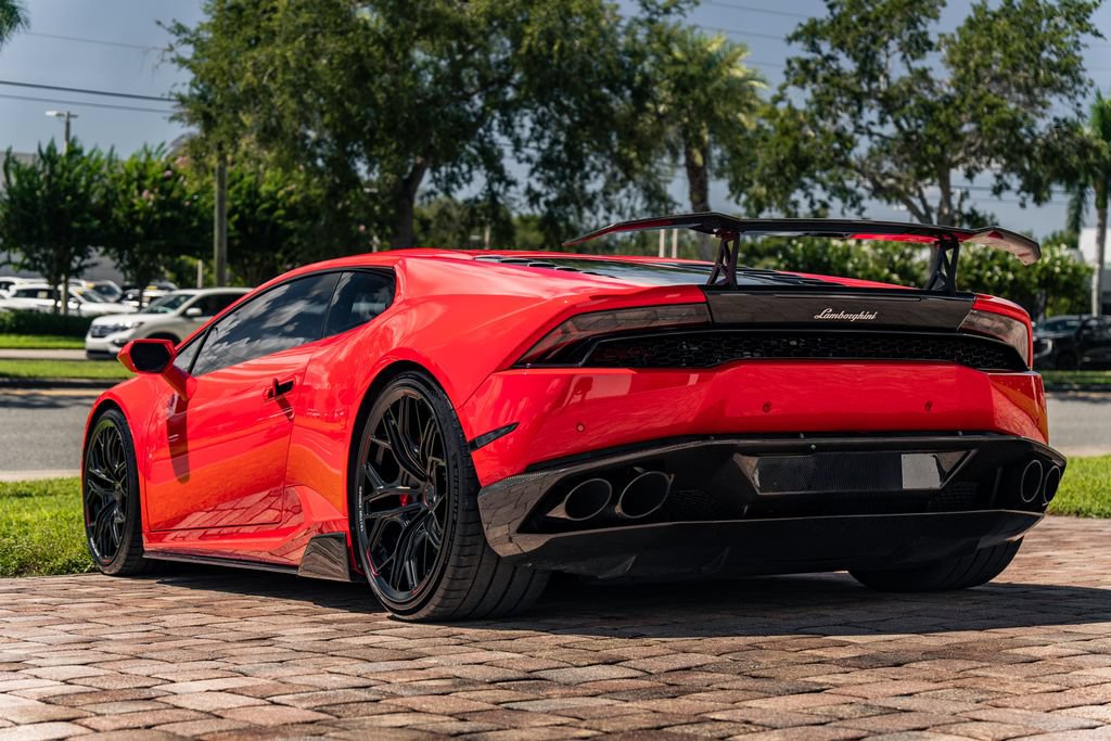 Used 2016 Lamborghini Huracan LP 610-4 AWD/4WD image 3