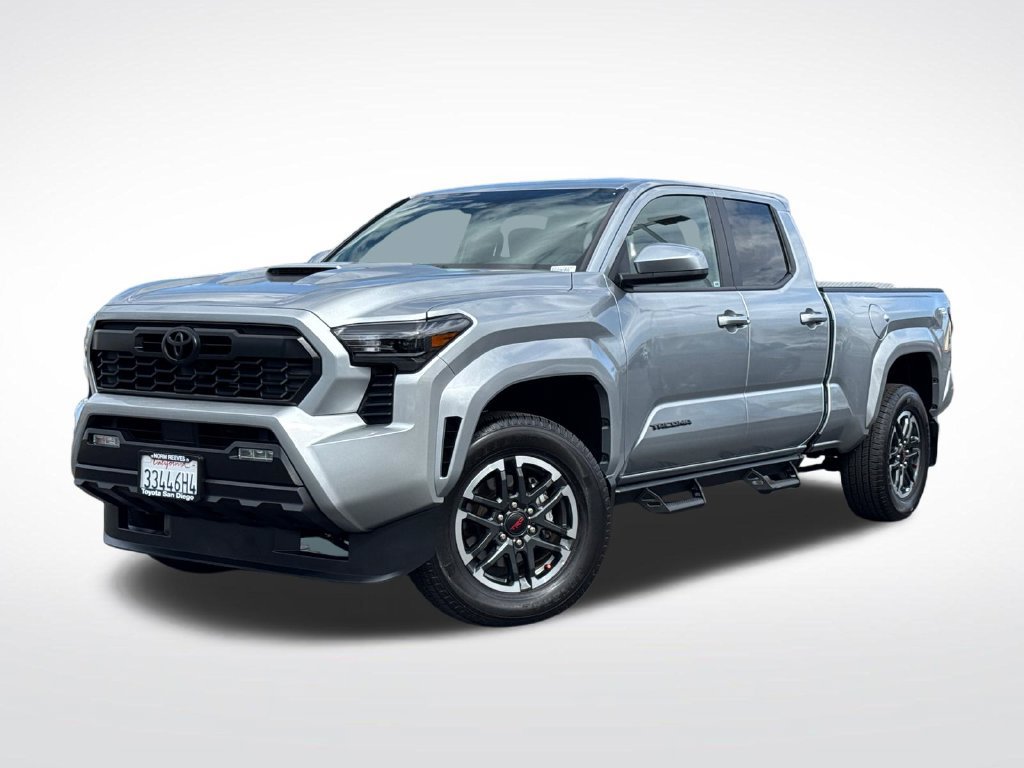 Used 2025 Toyota Tacoma TRD Sport AWD/4WD image 2