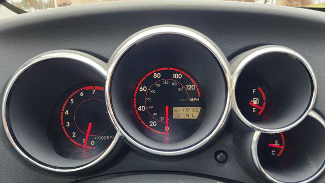 Used 2004 Pontiac Vibe w/ Moon And Tunes Value Package image 19