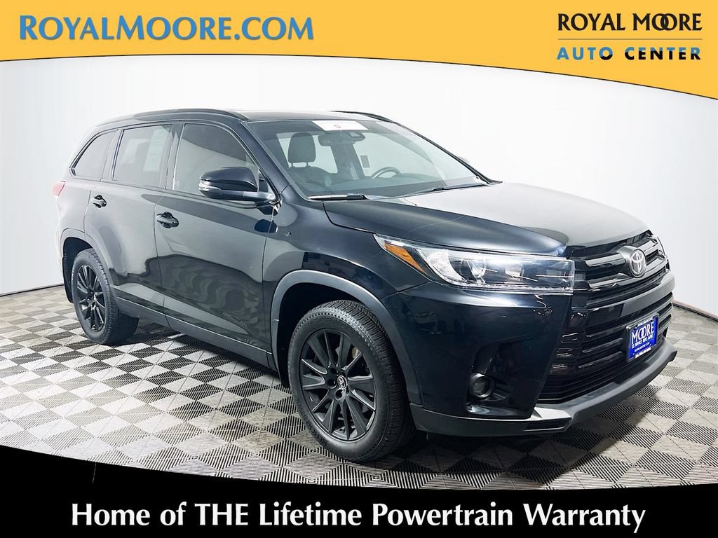 Certified 2019 Toyota Highlander SE w/ Nightshade Edition