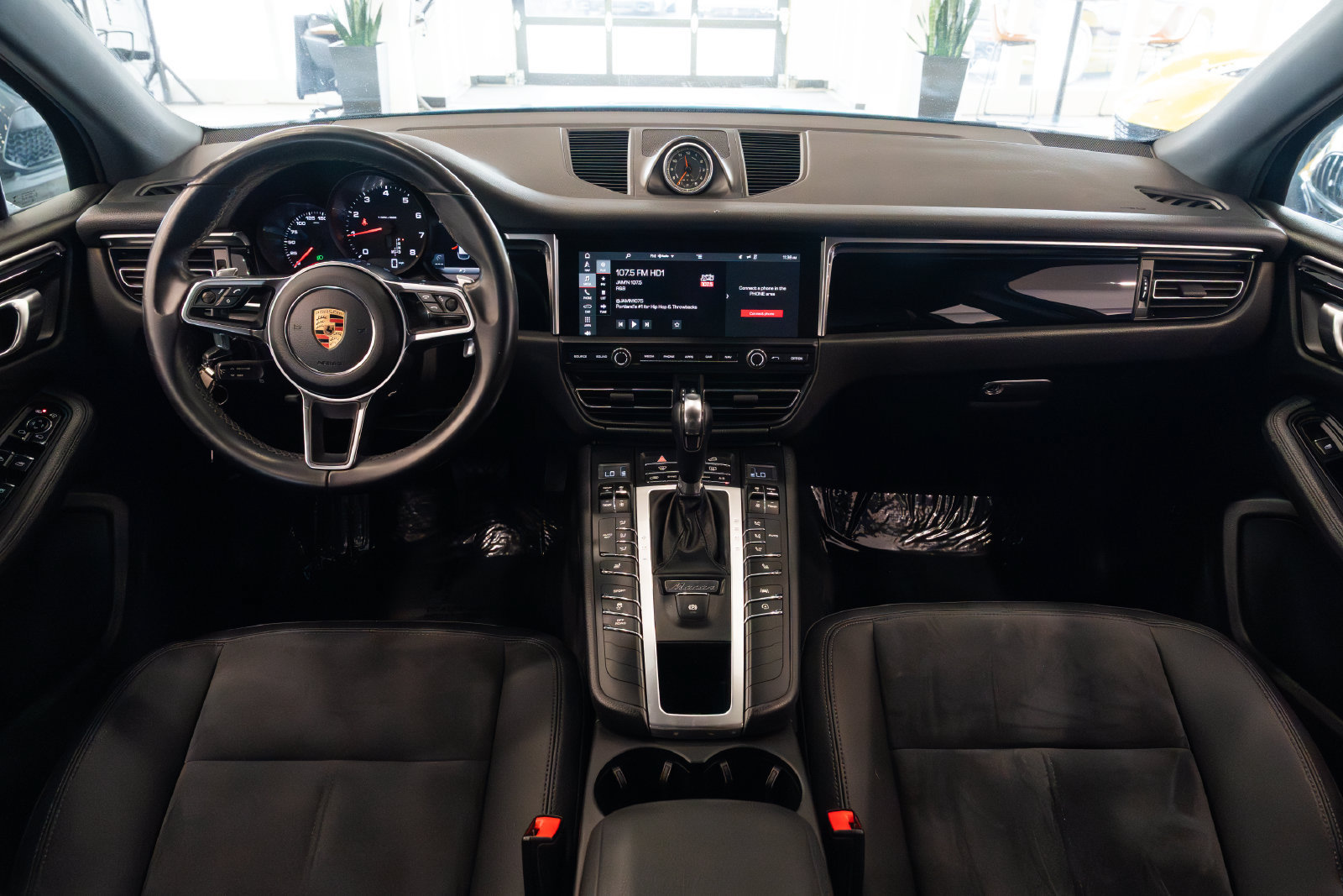 Used 2019 Porsche Macan w/ Premium Package AWD/4WD image 9