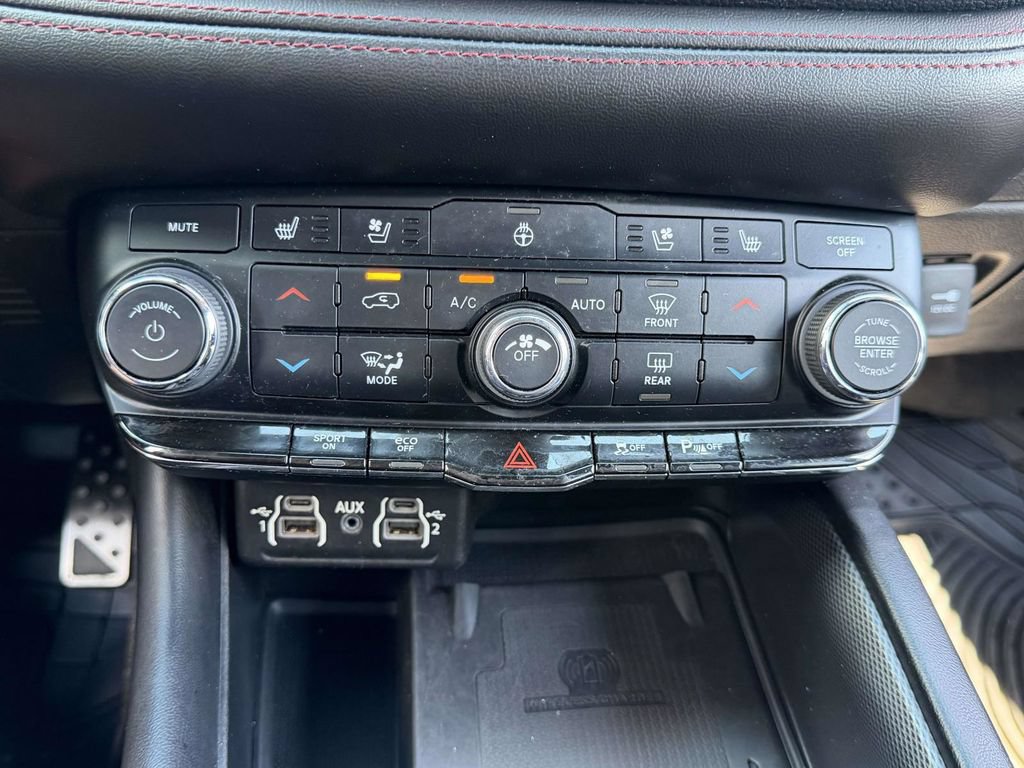 Used 2022 Dodge Durango R/T w/ Blacktop Package AWD/4WD image 32