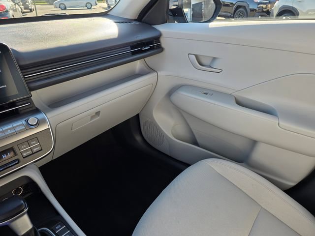 Used 2024 Hyundai Kona SEL image 32