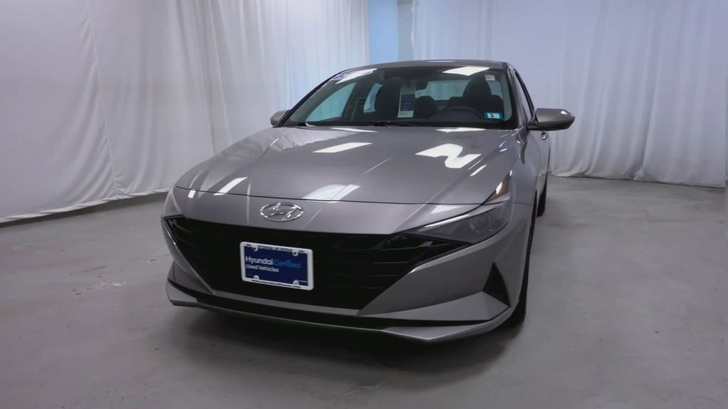 Used 2023 Hyundai Elantra SEL image 3