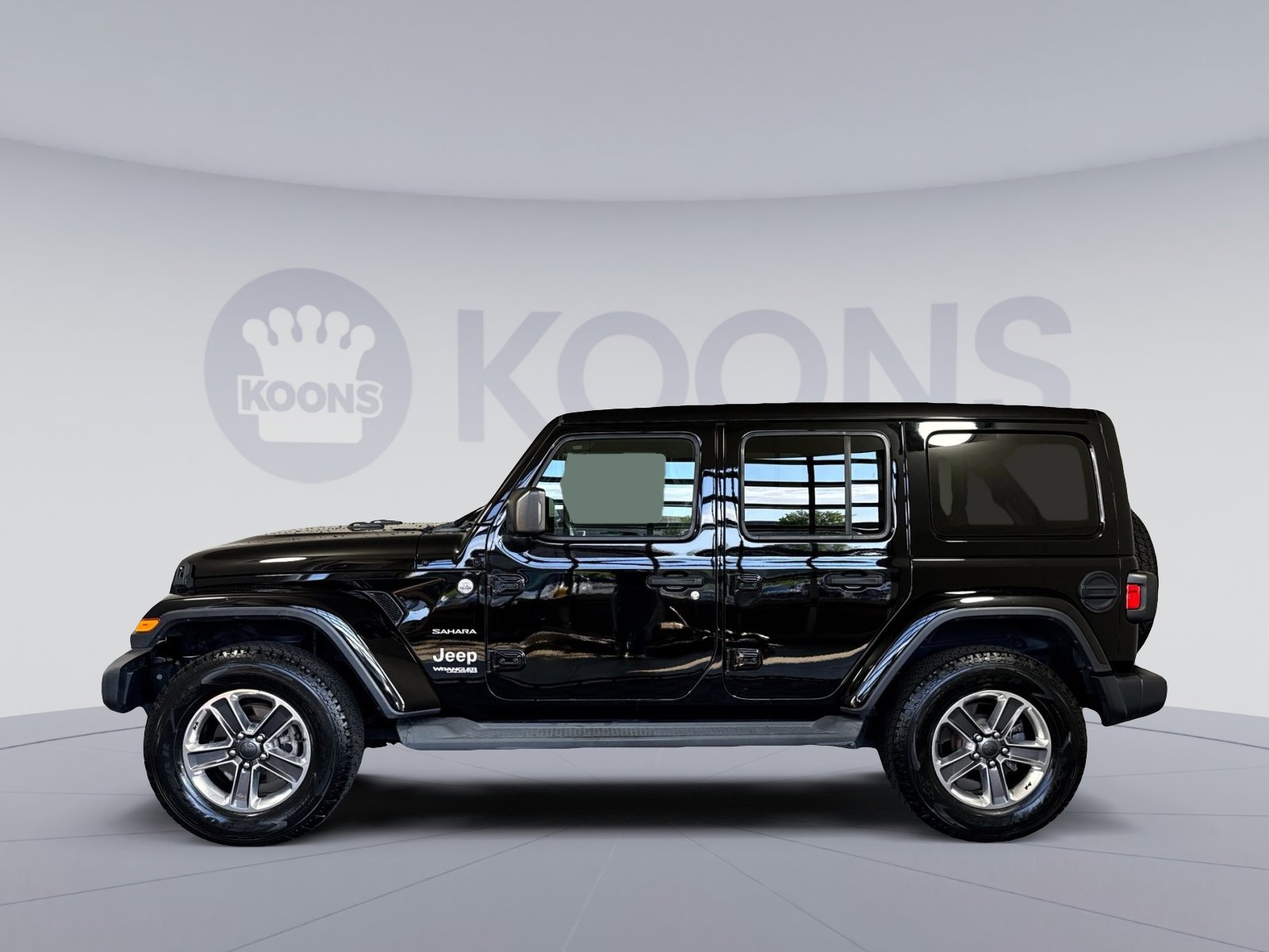 Used 2020 Jeep Wrangler Unlimited Sahara AWD/4WD image 2
