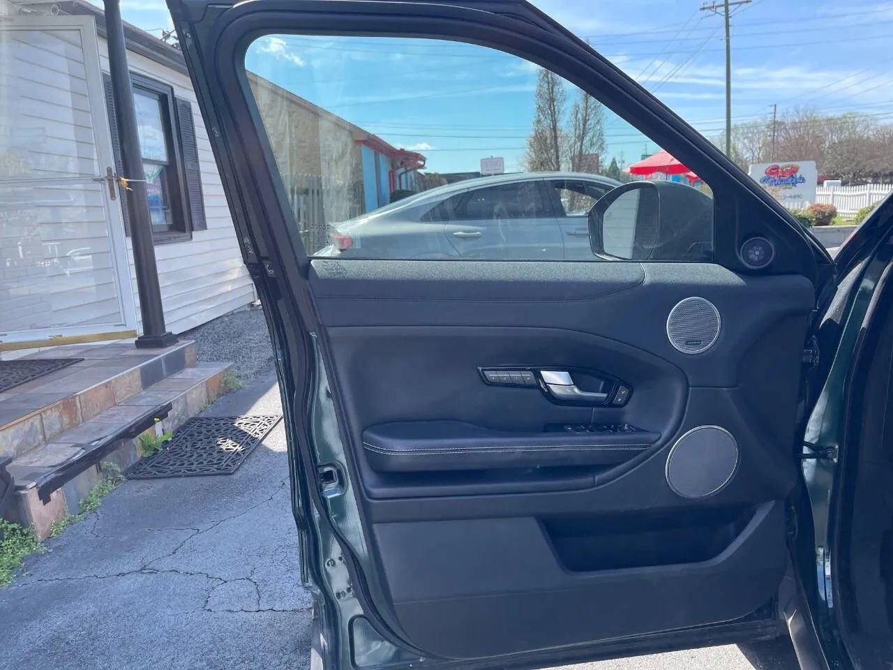 Used 2017 Land Rover Range Rover Evoque HSE image 9