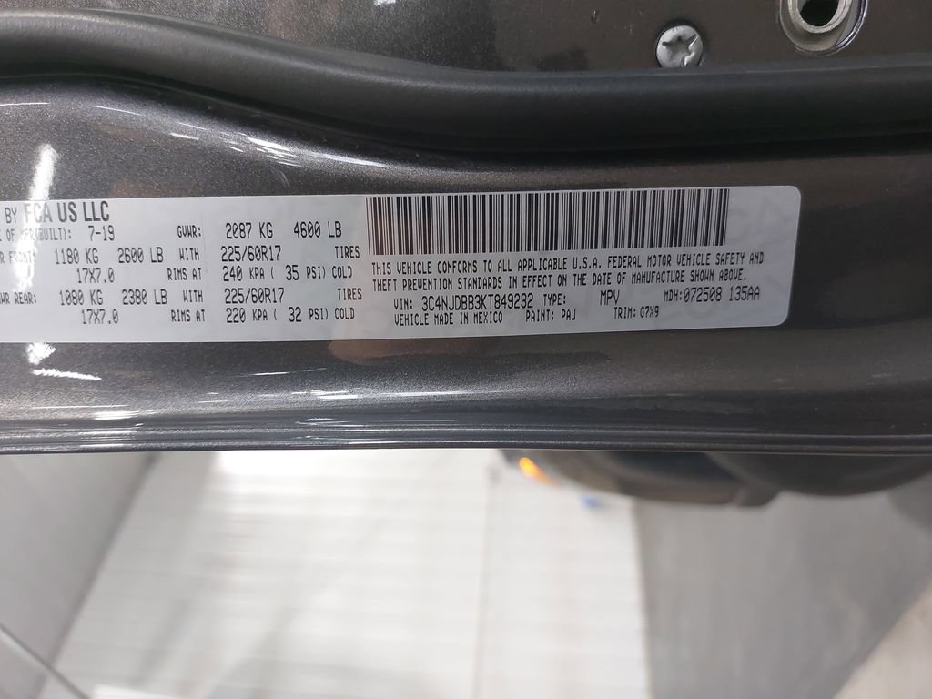 Used 2019 Jeep Compass Latitude w/ Cold Weather Group AWD/4WD image 35