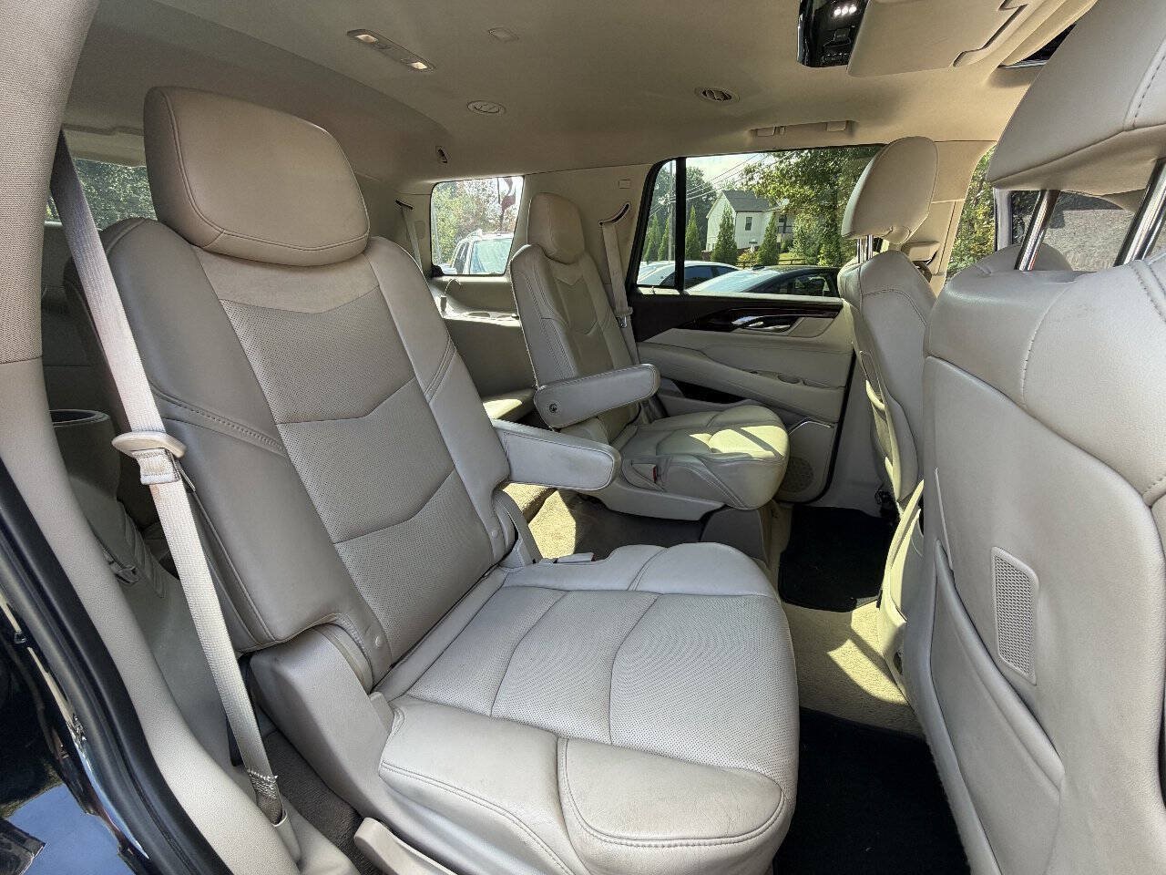 Used 2015 Cadillac Escalade Premium AWD/4WD image 25