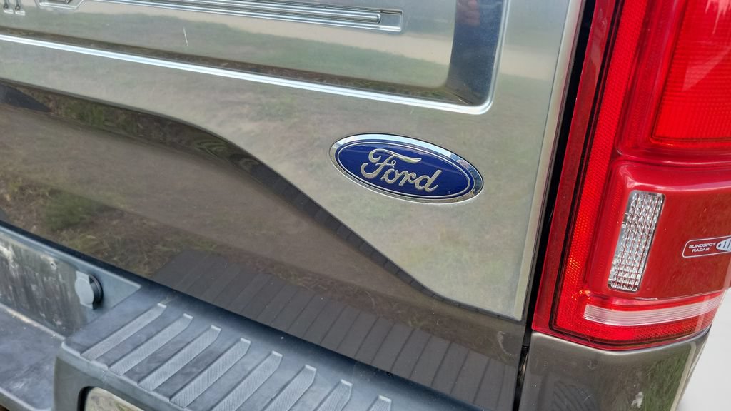 Used 2016 Ford F150 King Ranch w/ Equipment Group 601A Luxury AWD/4WD image 11