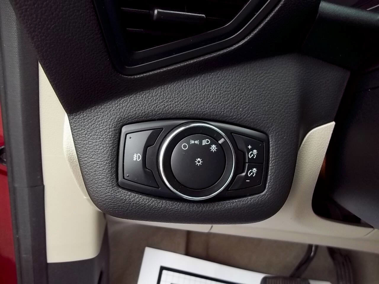 Used 2014 Ford Escape SE w/ Equipment Group 201A FWD image 22
