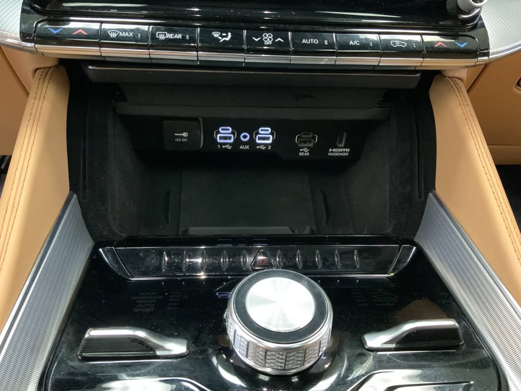 Used 2023 Jeep Grand Wagoneer L Series III w/ Rear Seat Video Group 1 AWD/4WD image 22