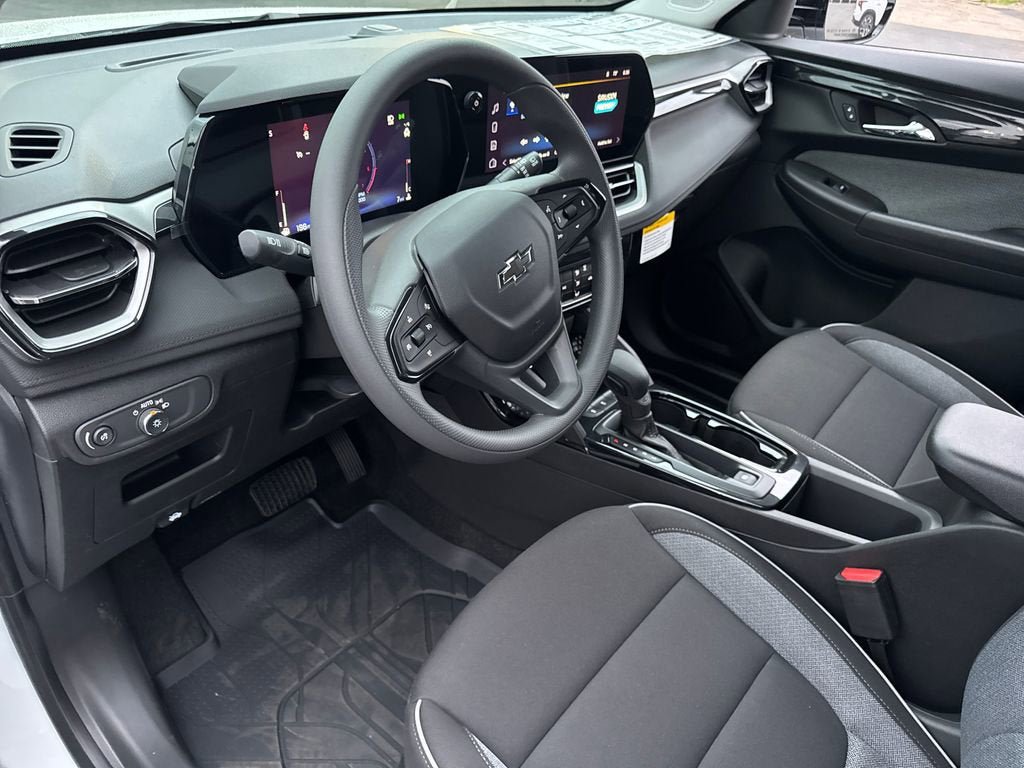 New 2026 Chevrolet TrailBlazer LT w/ Midnight Edition FWD image 16