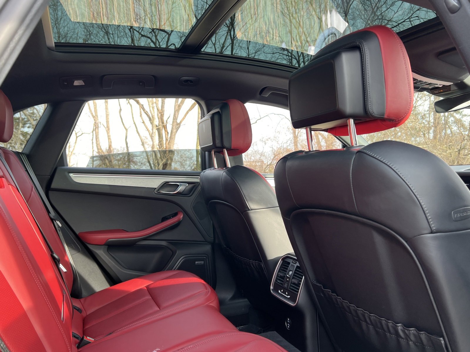 Certified 2024 Porsche Macan image 21