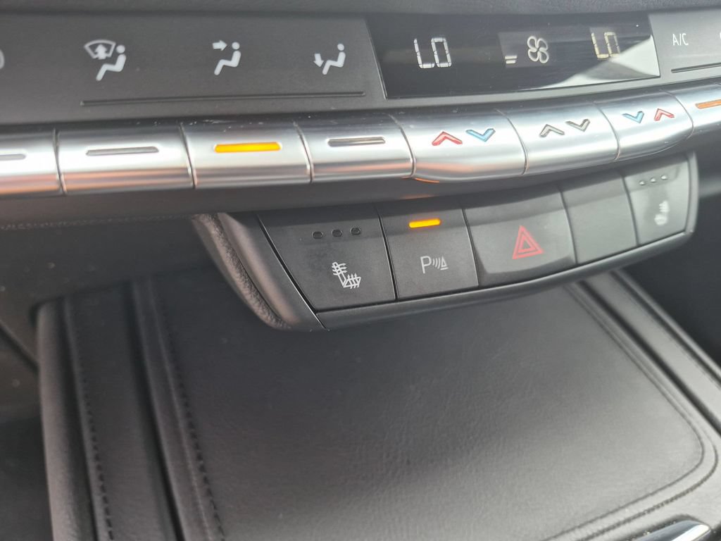 Used 2020 Cadillac XT4 Premium Luxury w/ Cold Weather Package FWD image 20
