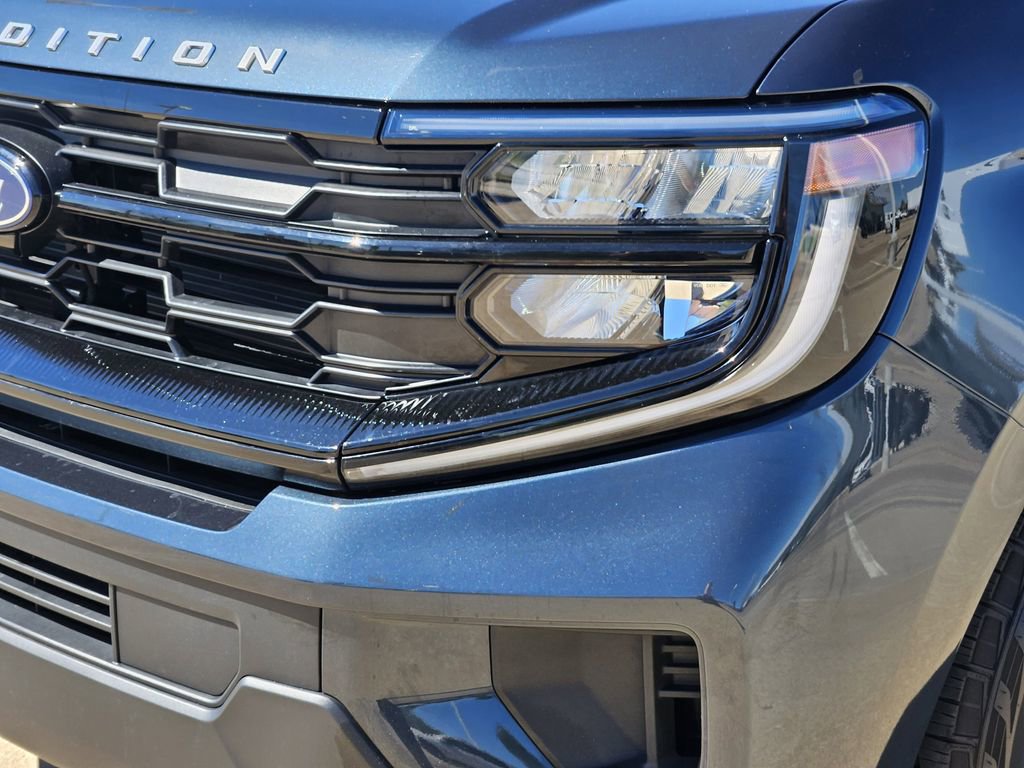 Used 2025 Ford Expedition Active image 11