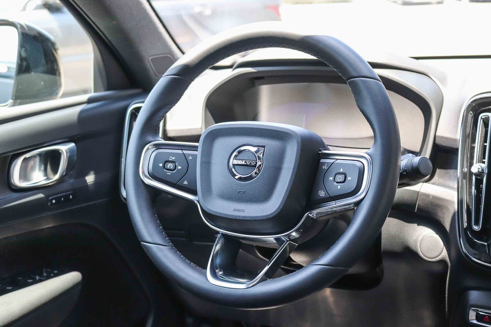 Used 2023 Volvo C40 P8 Recharge Plus w/ Protection Package Premier AWD/4WD image 16