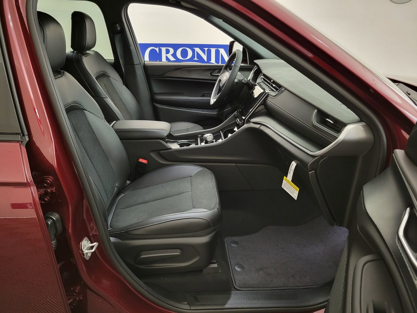 New 2025 Jeep Grand Cherokee L Altitude w/ Trailer Tow Package image 29