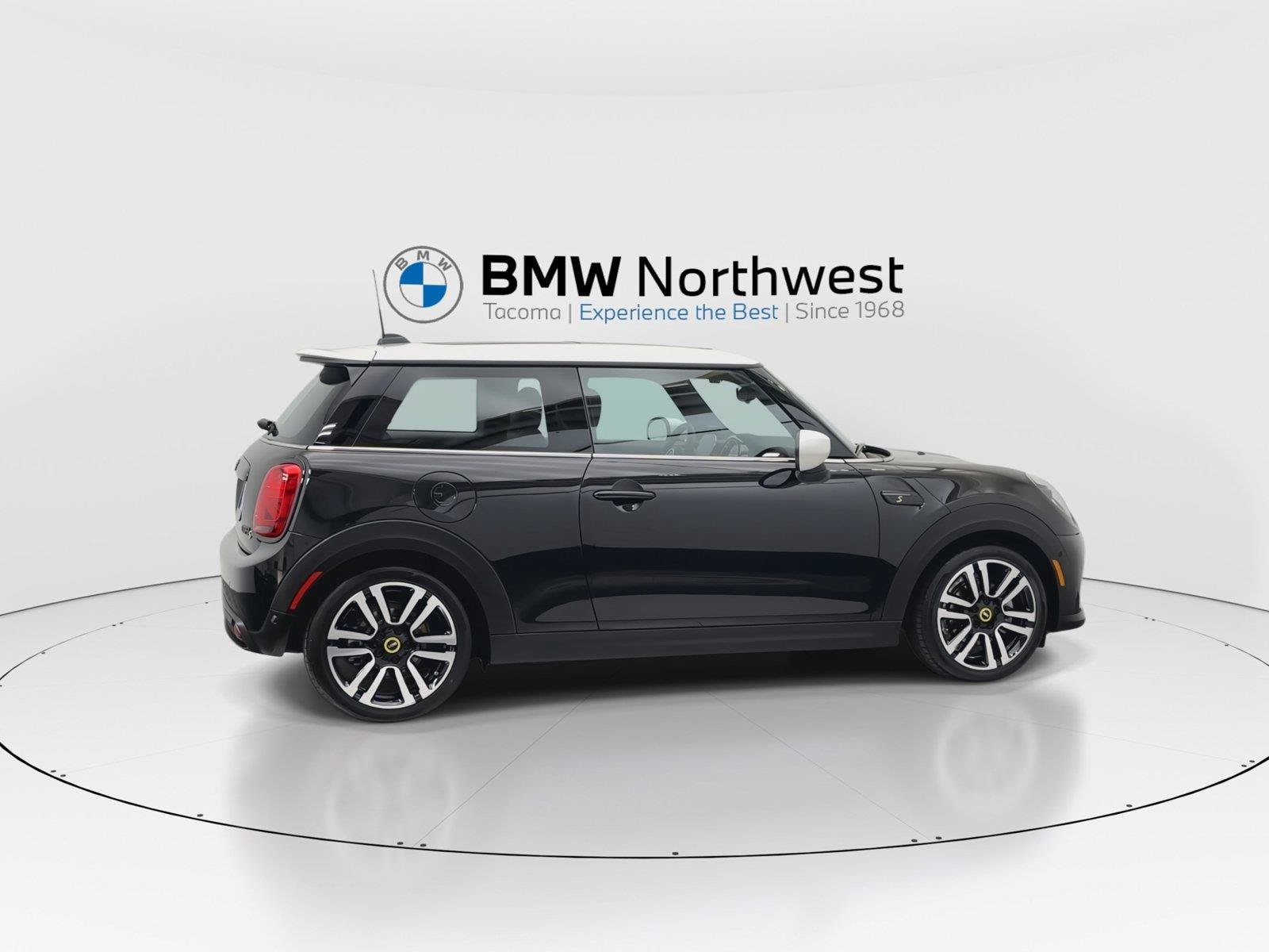 Used 2023 MINI Cooper SE FWD image 4