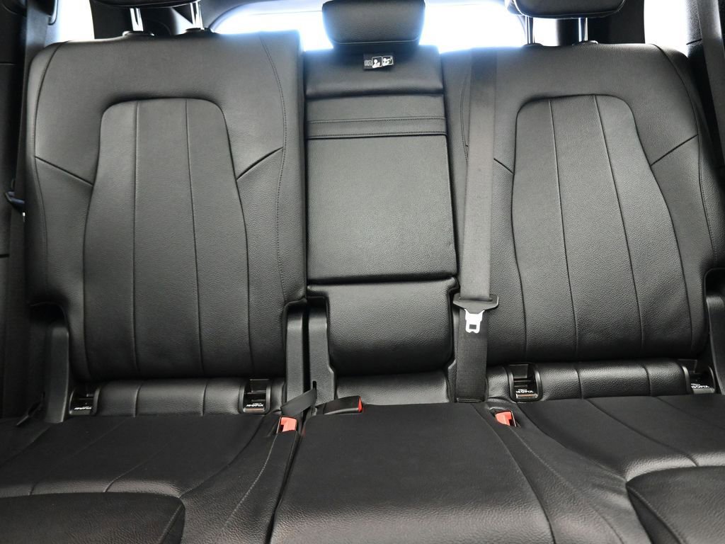 Used 2021 Mercedes-Benz GLB 250 4MATIC w/ Premium Package image 33