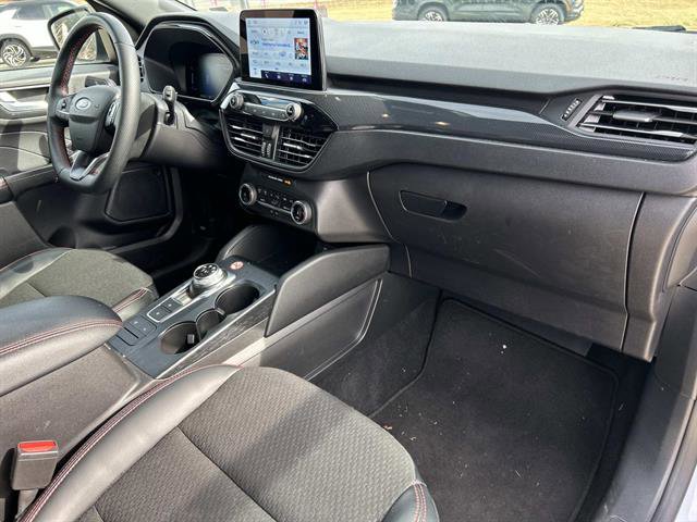 Used 2025 Ford Escape ST-Line image 18