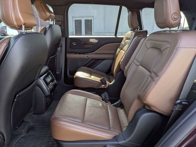 Used 2020 Lincoln Aviator Reserve w/ Equipment Group 201A image 12