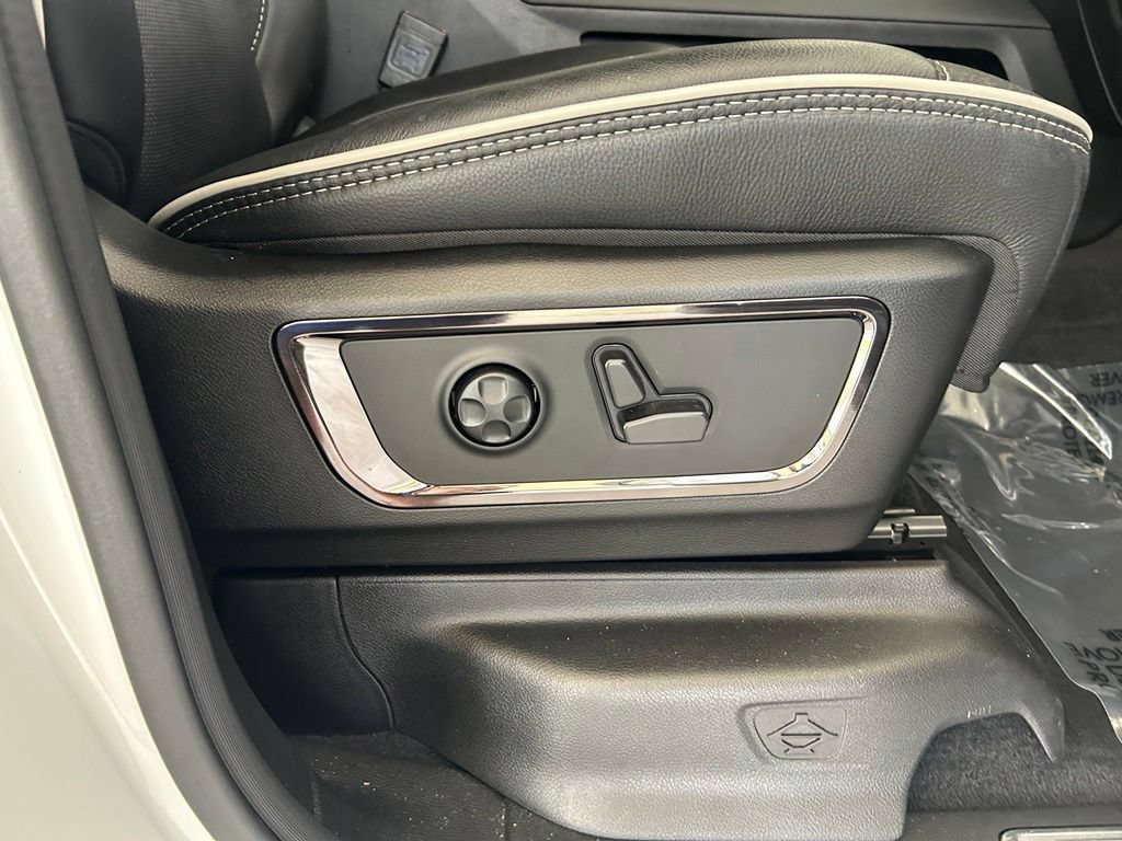 Used 2025 RAM 1500 Limited w/ Bed Utility Group AWD/4WD image 34